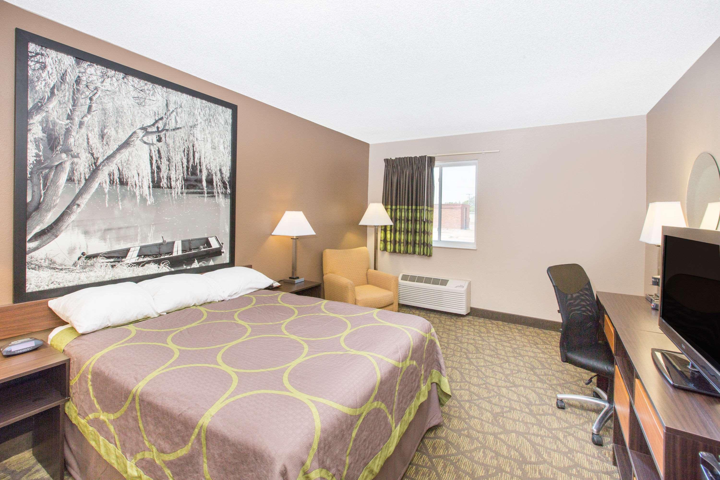Super 8 By Wyndham Belleville Exterior photo