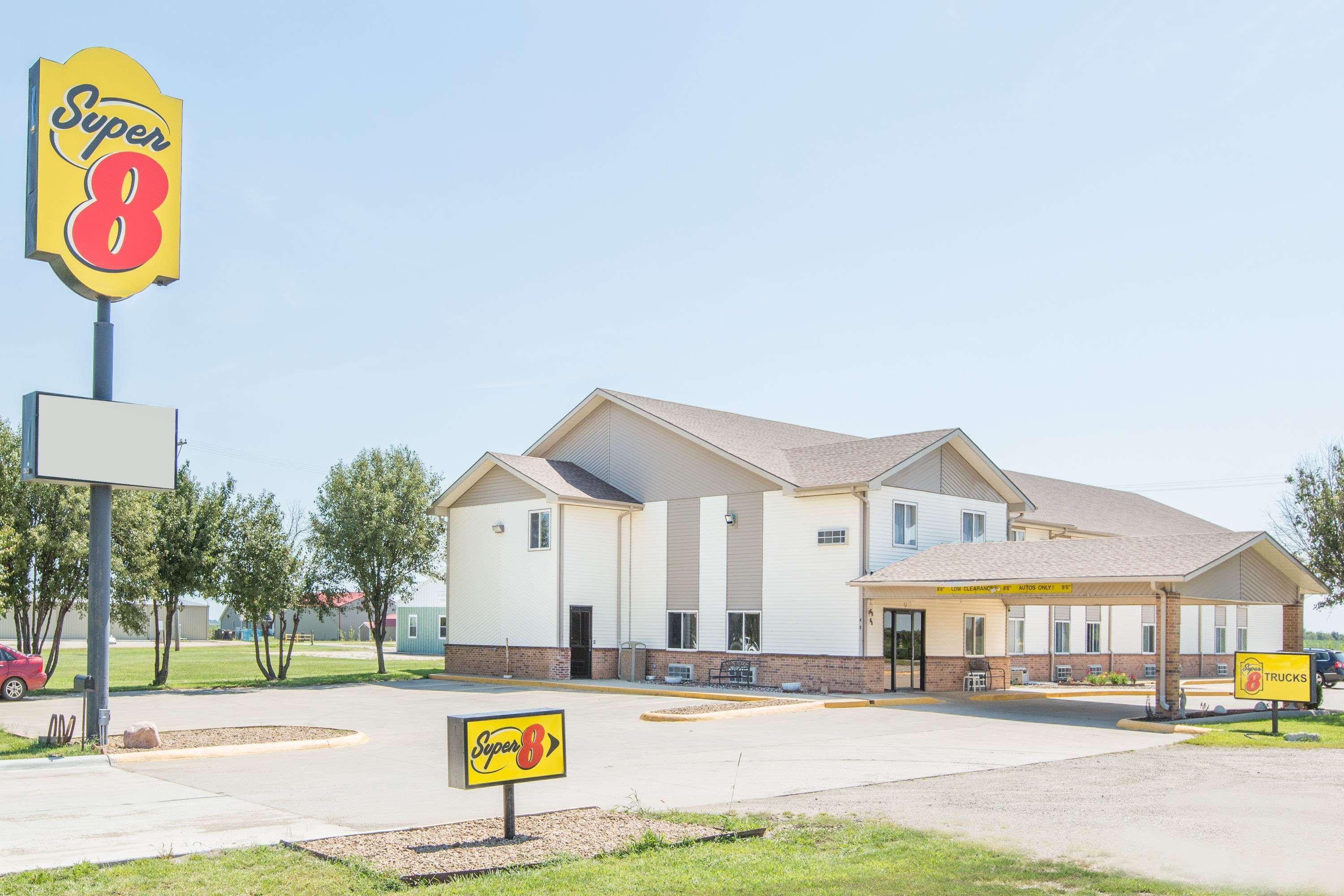 Super 8 By Wyndham Belleville Exterior photo